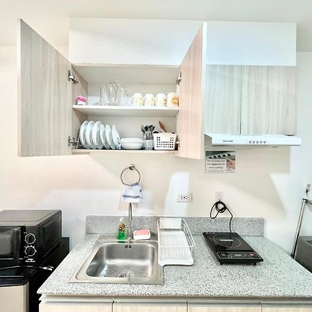 Inspiria Aparthotel Davao Bagian luar foto