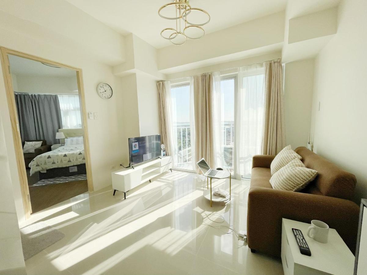 Inspiria Aparthotel Davao Bagian luar foto