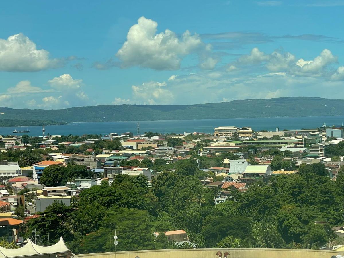 Inspiria Aparthotel Davao Bagian luar foto