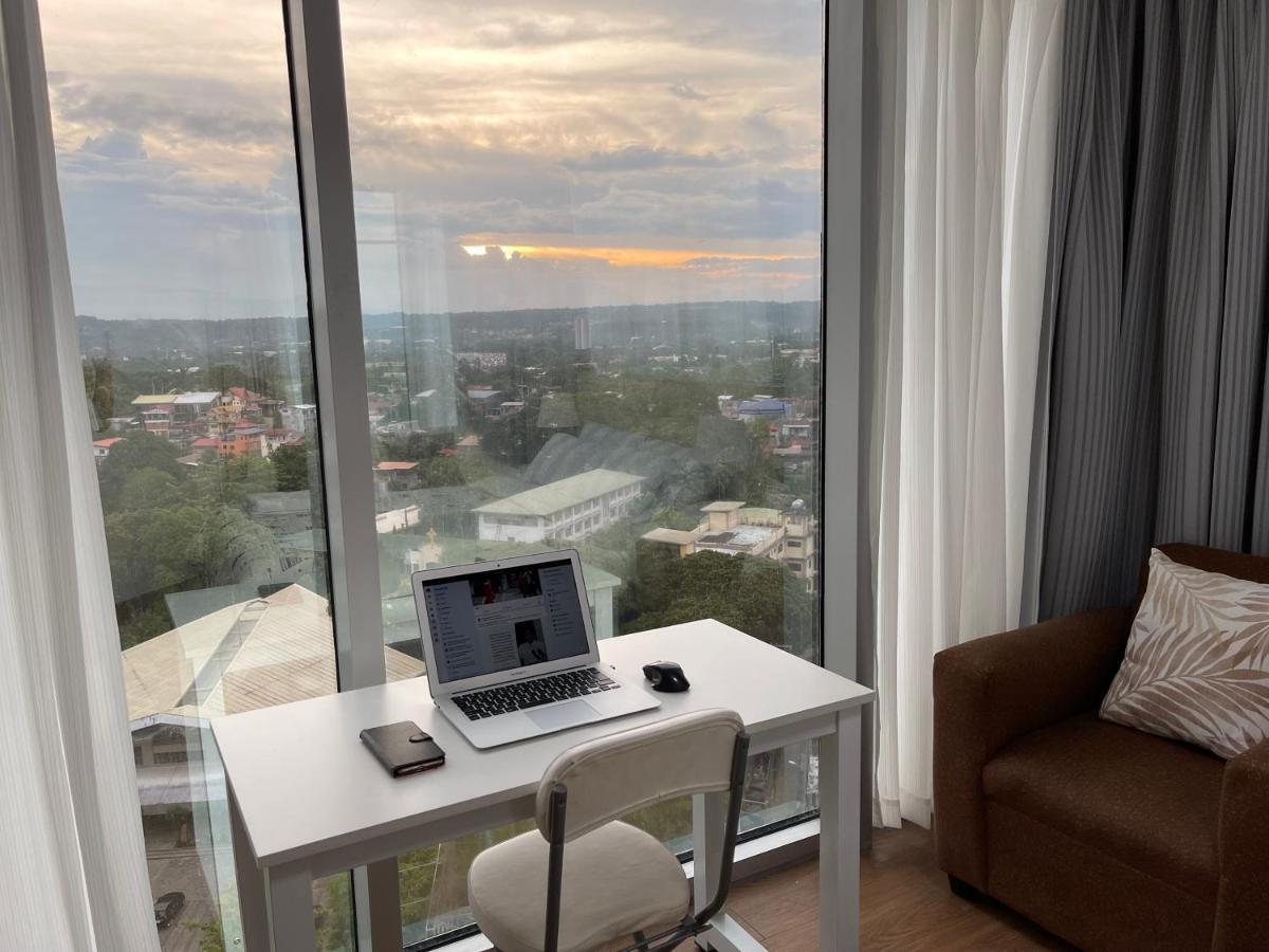 Inspiria Aparthotel Davao Bagian luar foto
