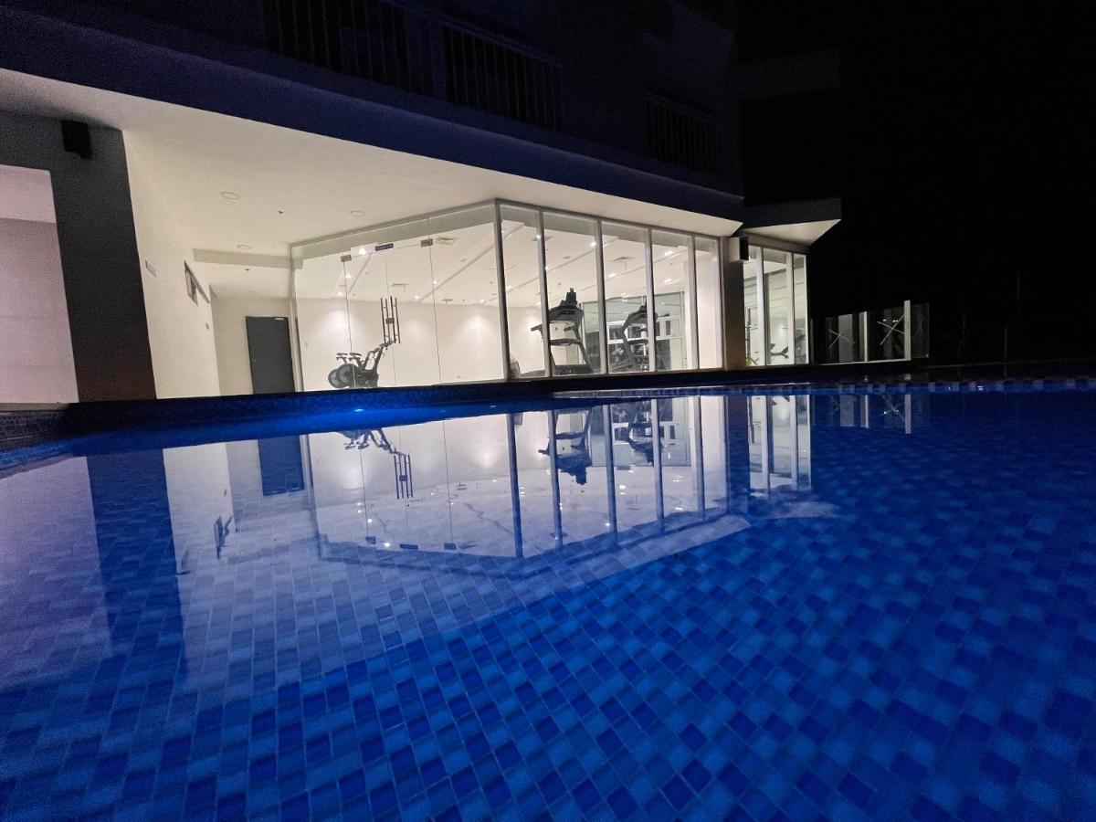 Inspiria Aparthotel Davao Bagian luar foto