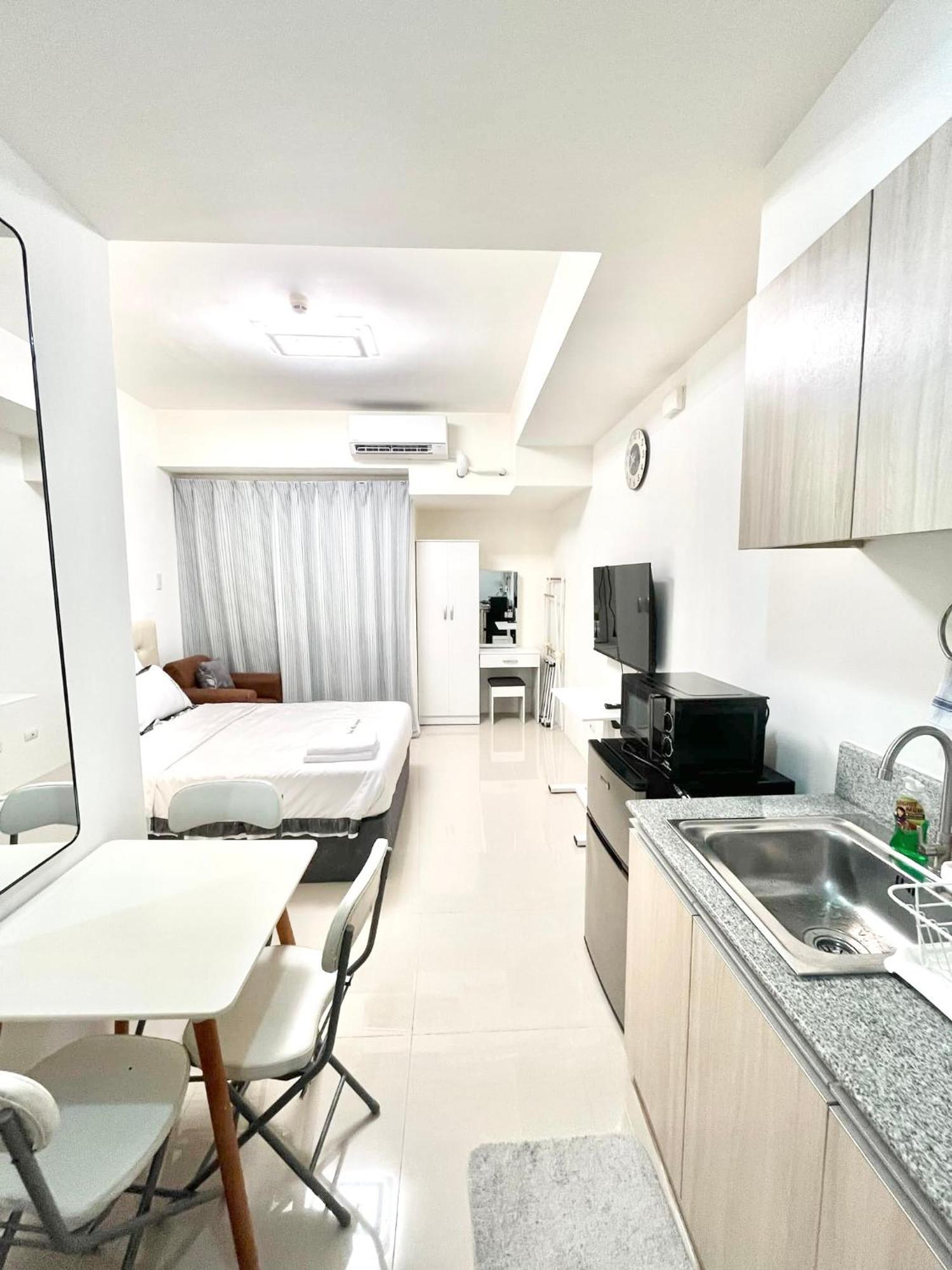 Inspiria Aparthotel Davao Bagian luar foto