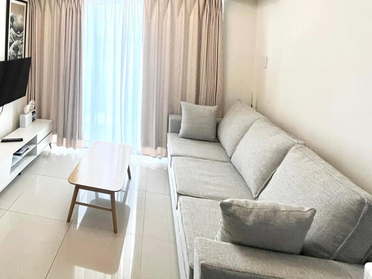 Inspiria Aparthotel Davao Bagian luar foto